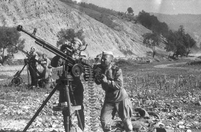  柏林赫塔防线集体低迷，三连败陷入降级泥潭